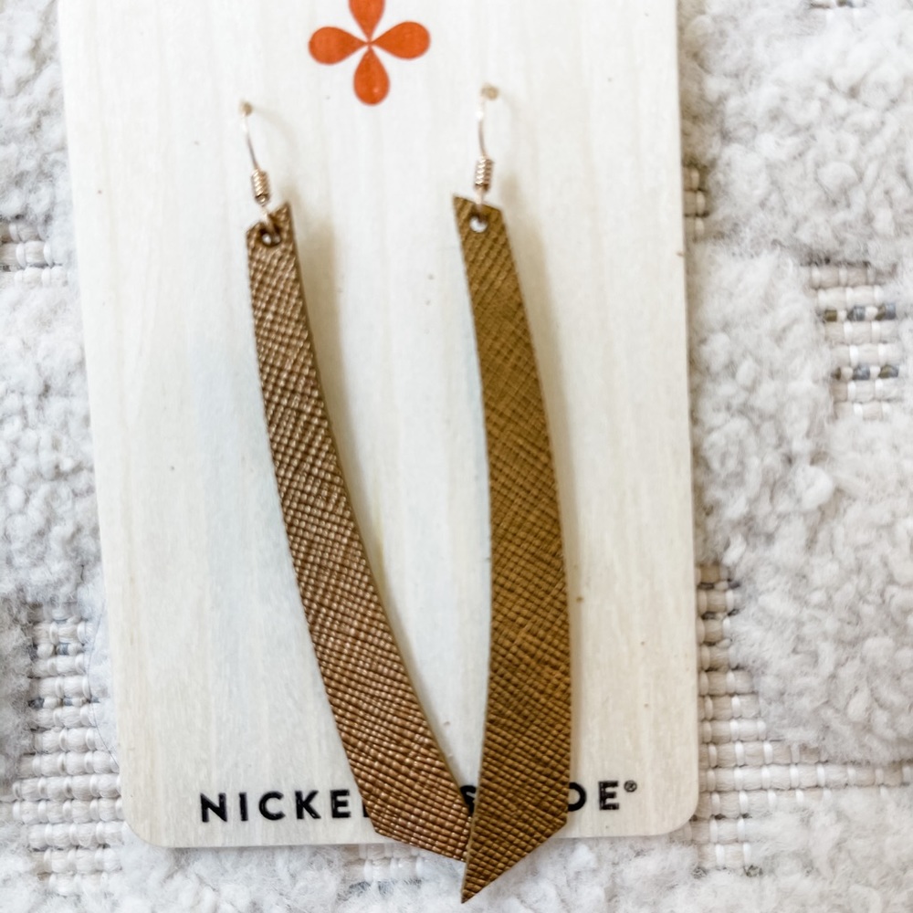 Nickel & Suede large Accents in bronze leaf